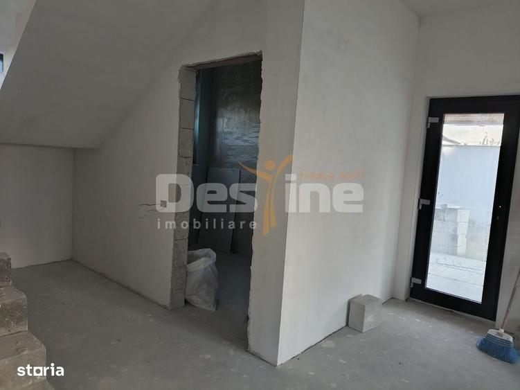 Casă cu 4 camere în Central