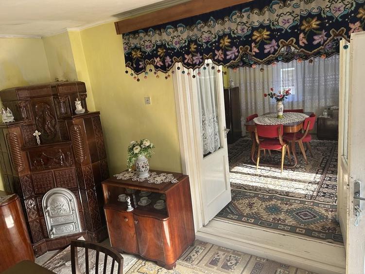 Casă cu 4 camere în Central