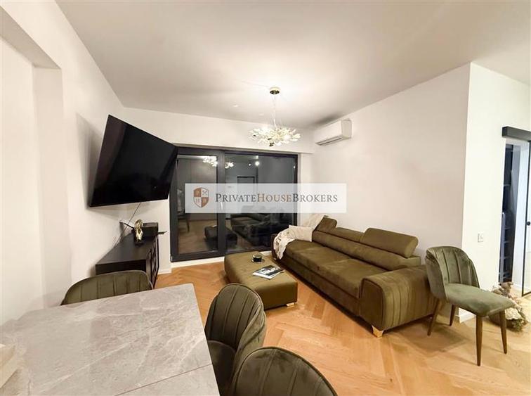 Apartament cu 2 camere semidecomandat, mobilat în Băneasa