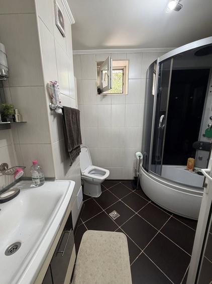 Apartament cu 3 camere, mobilat în Viziru 3