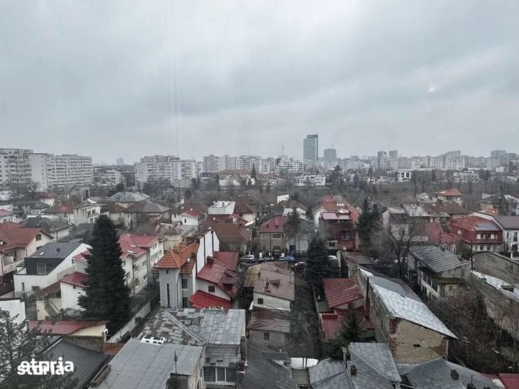 Apartament cu 3 camere decomandat în Grivița