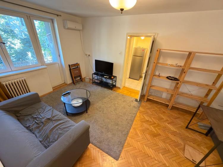 Apartament cu 2 camere semidecomandat în Floreasca
