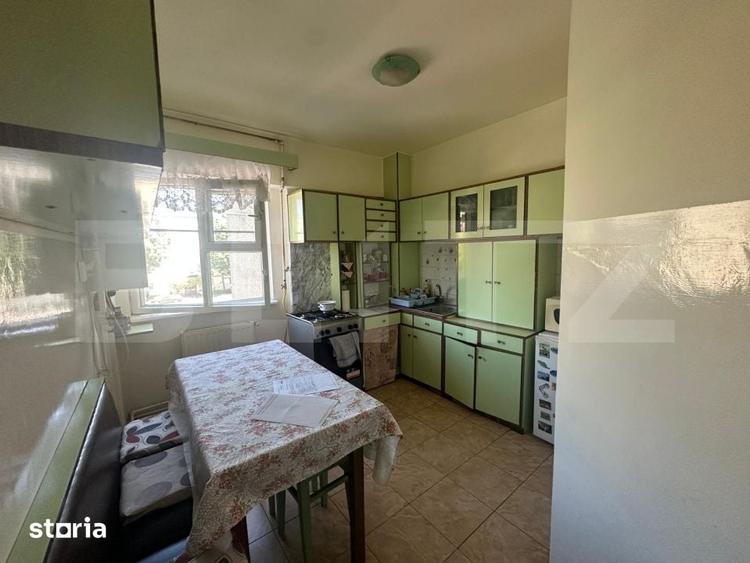 Apartament cu 4 camere decomandat în Micro 16