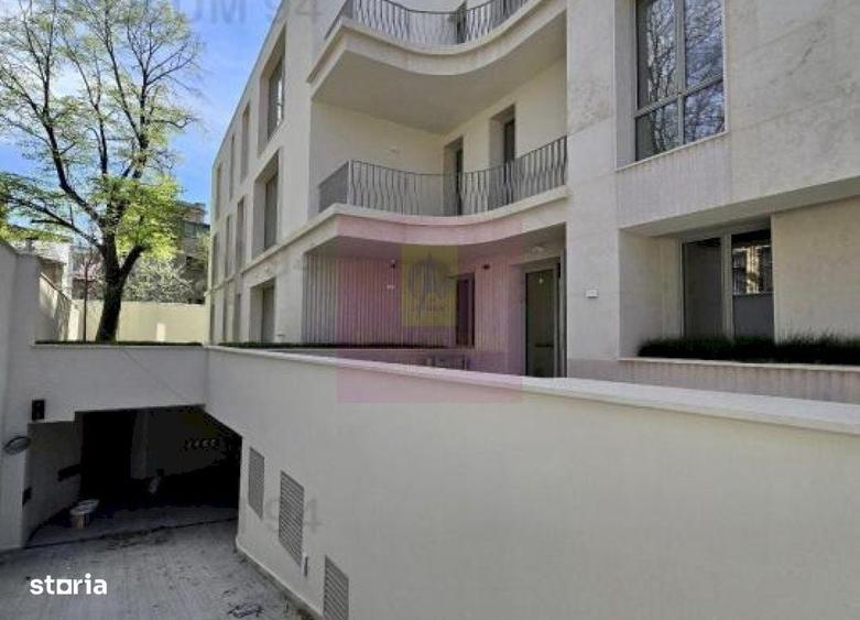 Apartament cu 4 camere decomandat în Ultracentral