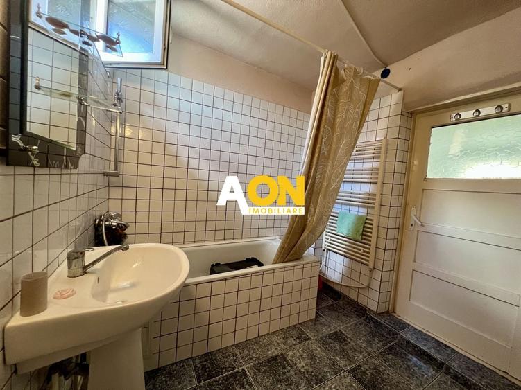 Casă individuală cu 2 camere cu Canalizare în Micești