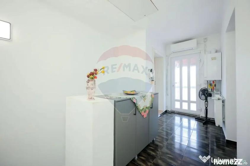 Casă cu 5 camere cu Teren 395 Mp în Central