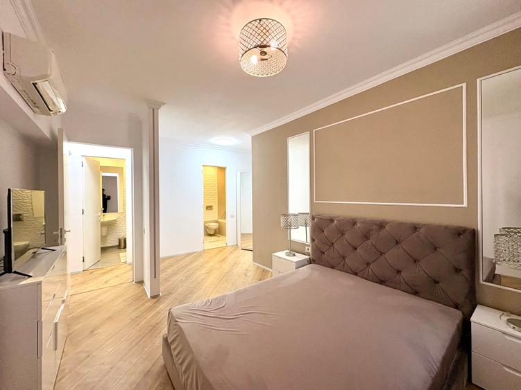 Apartament cu 3 camere semidecomandat, mobilat în Pipera