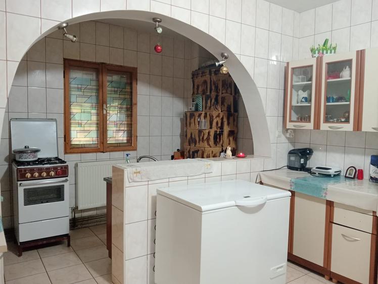 Casă cu 6 camere cu Canalizare în Tărtășești
