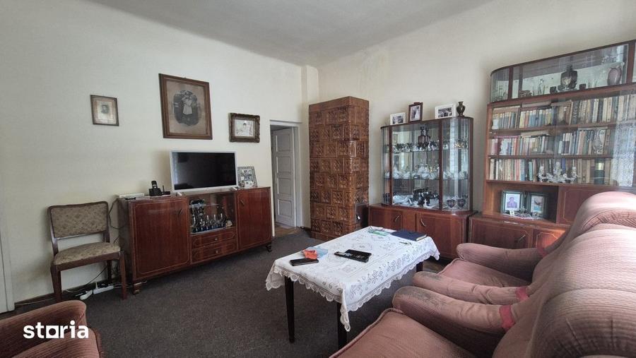Casă cu 4 camere cu Teren 102 Mp în Casa de Cultură