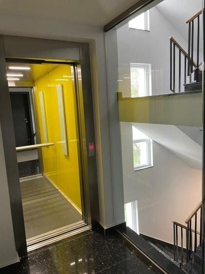 Apartament cu 4 camere decomandat, mobilat în Băneasa