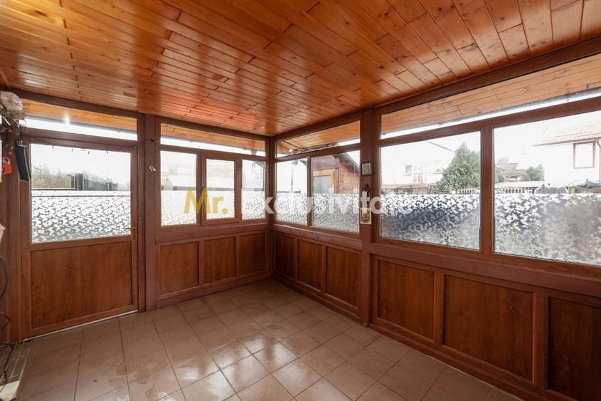 Casă individuală cu 5 camere cu Canalizare în Est