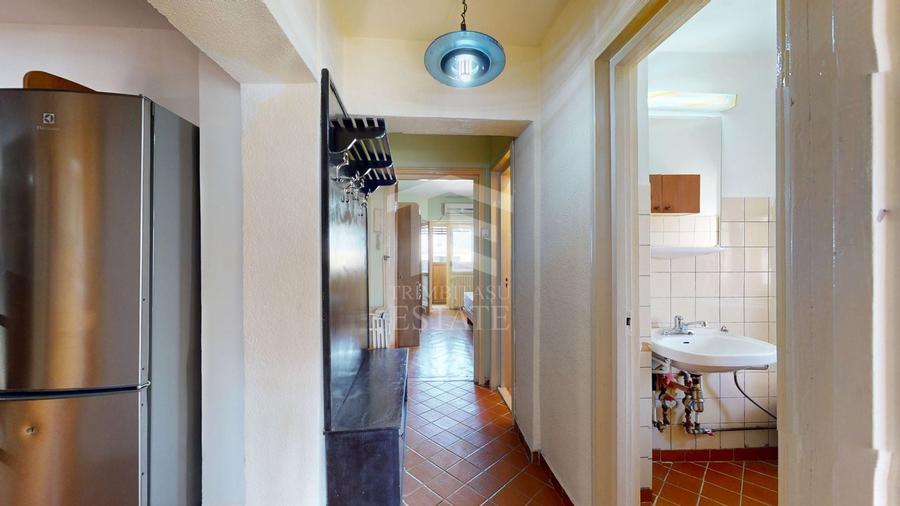 Apartament cu 3 camere decomandat, mobilat în Decebal