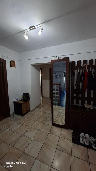 Apartament cu 3 camere decomandat în Scriitorilor