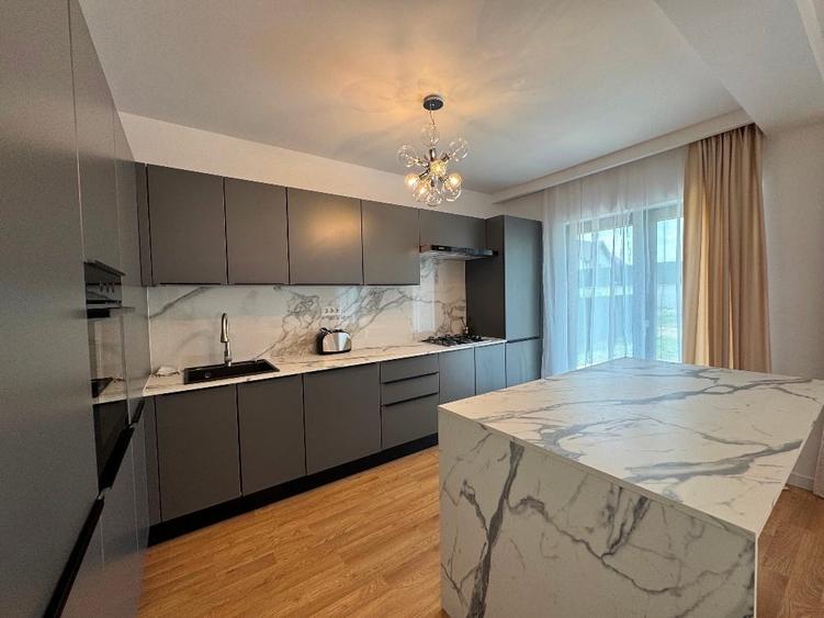 Casă individuală cu 5 camere cu Teren 590 Mp în Corbeanca