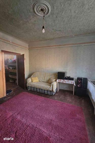 Casă cu 4 camere cu Teren 2340 Mp în Sâmbăta