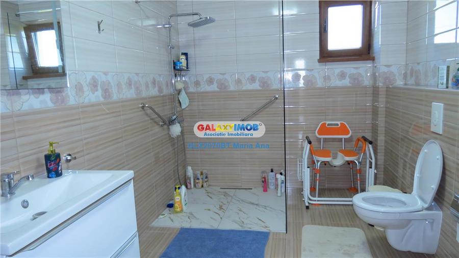 Casă cu 7 camere cu Teren 10000 Mp în Exterior Vest