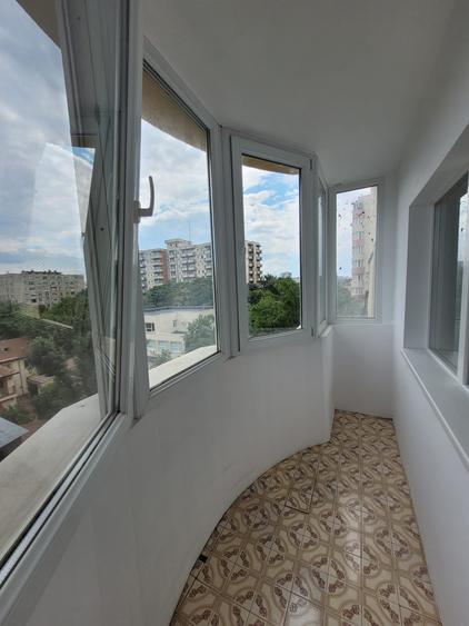 Garsonieră decomandată în Tei