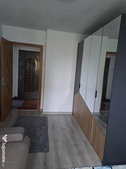 Apartament cu 3 camere decomandat în Fântânele