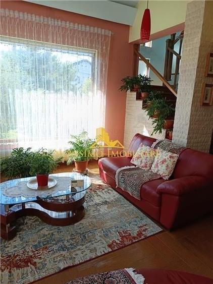 Casă individuală cu 6 camere cu Teren 698 Mp în Albert