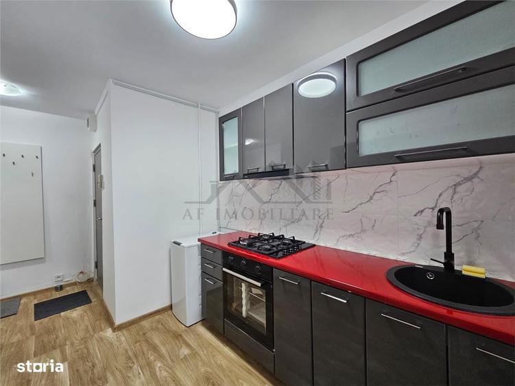 Apartament cu 2 camere semidecomandat, mobilat în Podu Roș