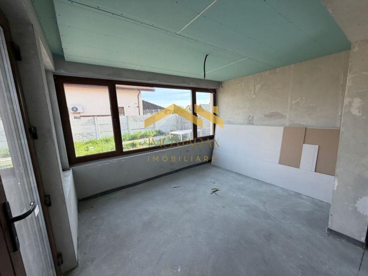 Duplex cu 3 camere cu Canalizare în Bucovăț (Remetea Mare)