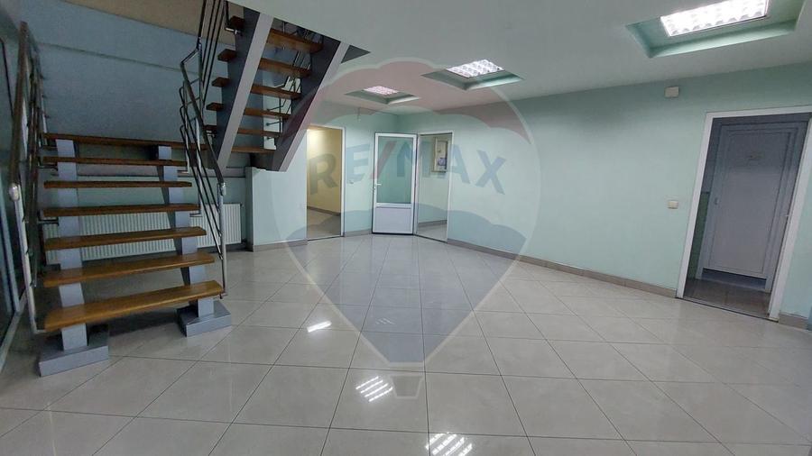 Spațiu industrial, de 880 mp, în Muntenii de Jos