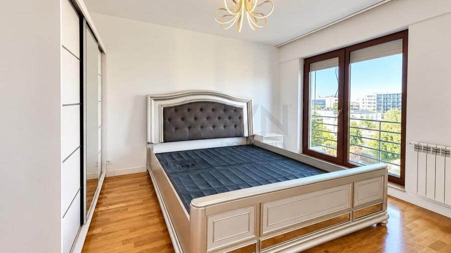 Apartament cu 3 camere decomandat în Băneasa