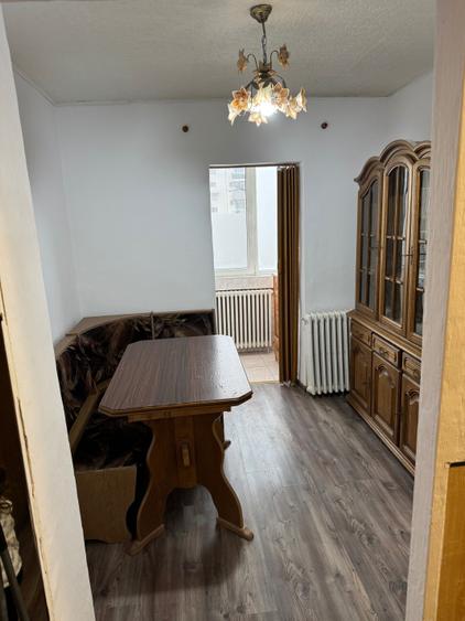 Apartament cu 2 camere decomandat în Dobrești