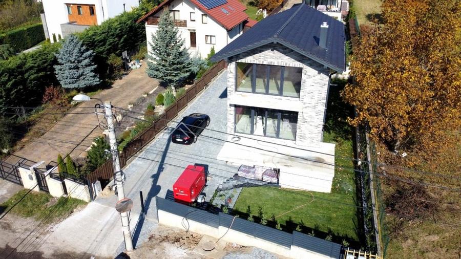 Casă individuală cu 4 camere cu Canalizare în Făget