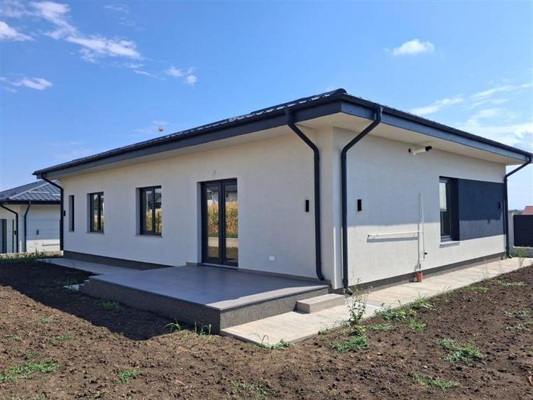 Casă individuală cu 4 camere cu Teren 450 Mp în Aeroport
