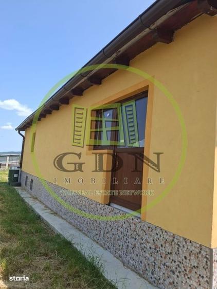Casă cu 4 camere în Arpașu de Jos
