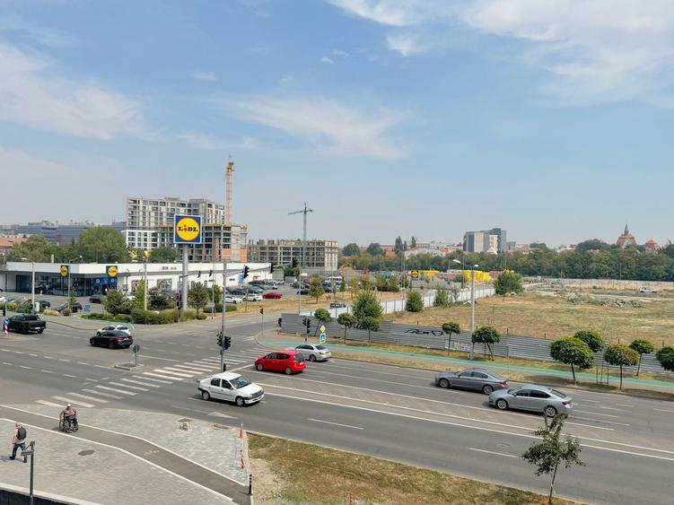 Apartament cu 2 camere, mobilat în Central