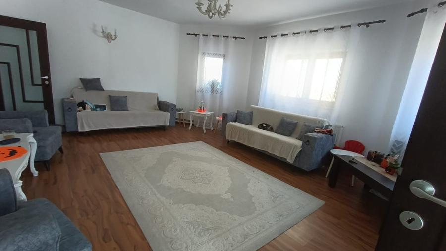 Casă individuală cu 5 camere cu Canalizare în Exterior Nord
