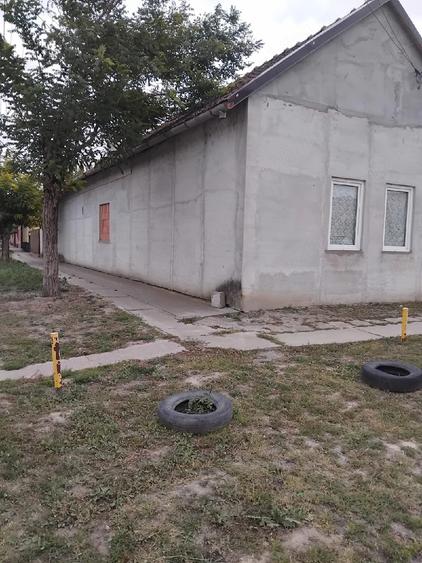 Casă cu 3 camere cu Teren 400 Mp în Est