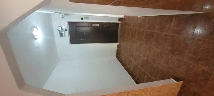 Garsonieră decomandată în Rogerius