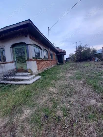 Casă cu 4 camere cu Teren 1000 Mp în Poienarii-Rali
