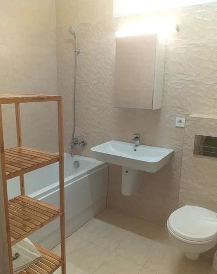 Apartament cu 2 camere semidecomandat, mobilat în Armeneasca