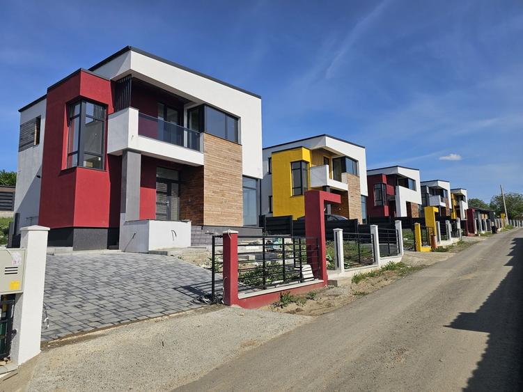 Casă cu 4 camere cu Teren 550 Mp în Bucium