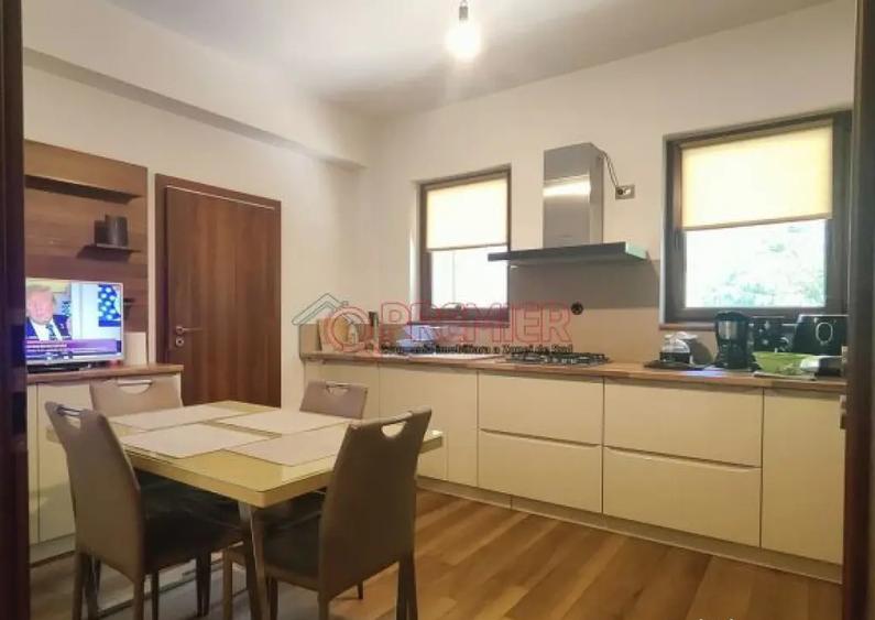 Casă cu 6 camere cu Teren 221 Mp în Obor