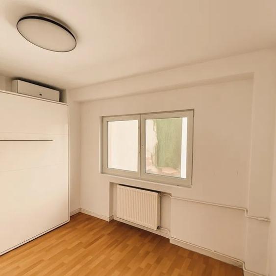 Apartament cu 4 camere decomandat, mobilat în Magheru