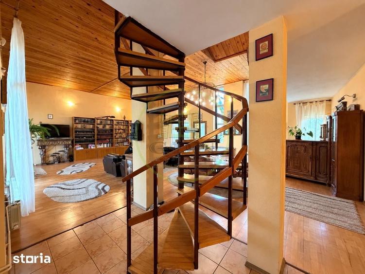 Casă cu 8 camere cu Teren 2732 Mp în Corbeanca