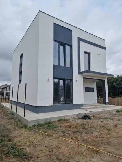 Casă cu 5 camere în Cumpăna