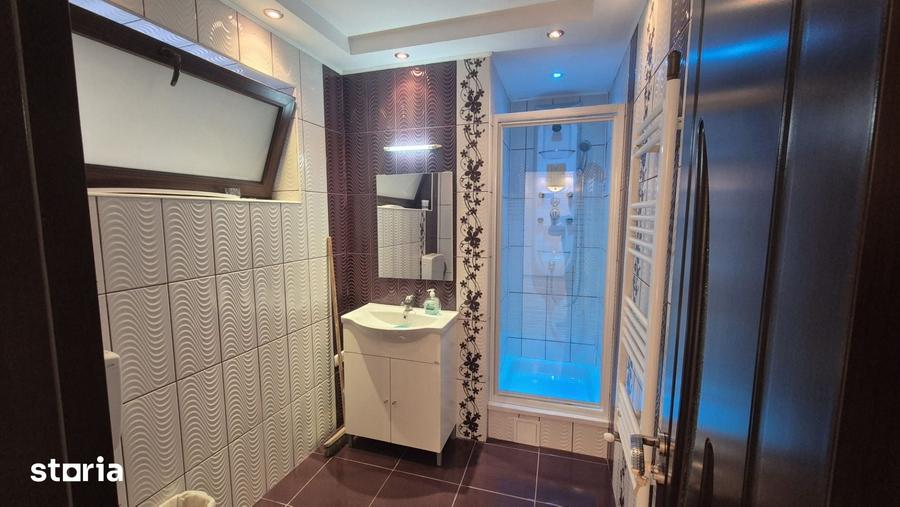 Apartament cu 5 camere decomandat în Grivița