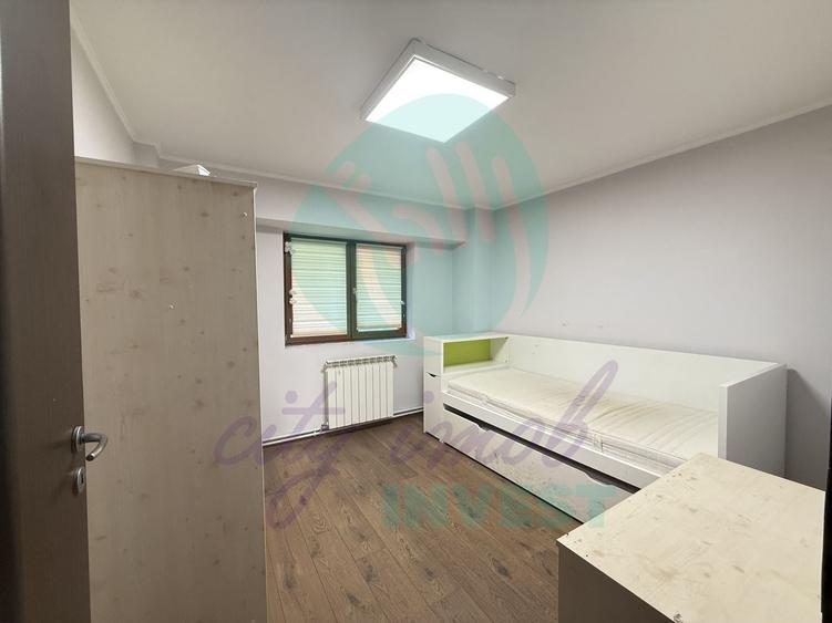 Apartament cu 4 camere decomandat, mobilat în Calea Călărașilor