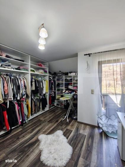 Casă cu 4 camere în Viișoara