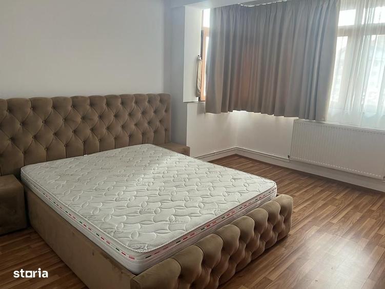 Apartament cu 3 camere în Micro 3