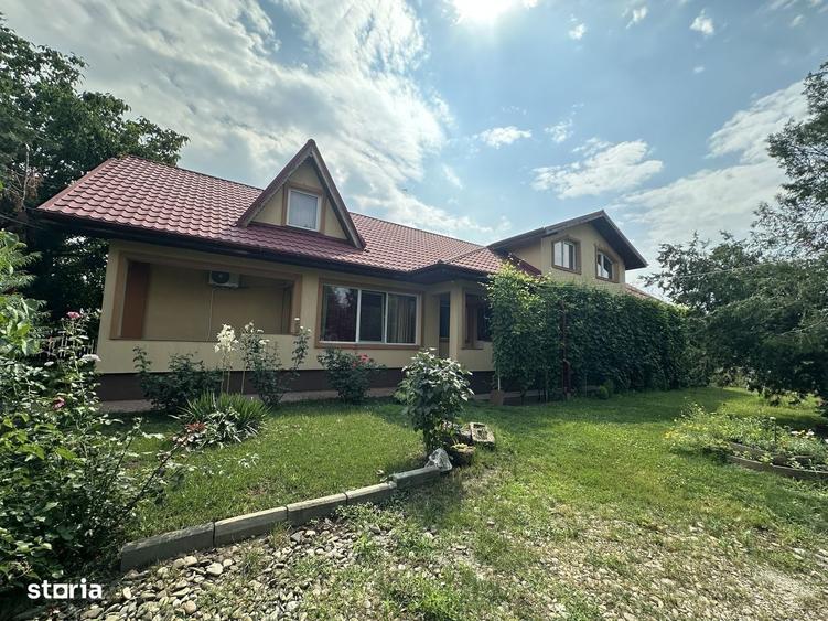 Casă cu 4 camere în Fulga
