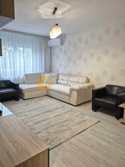 Apartament cu 3 camere decomandat în Nicolina