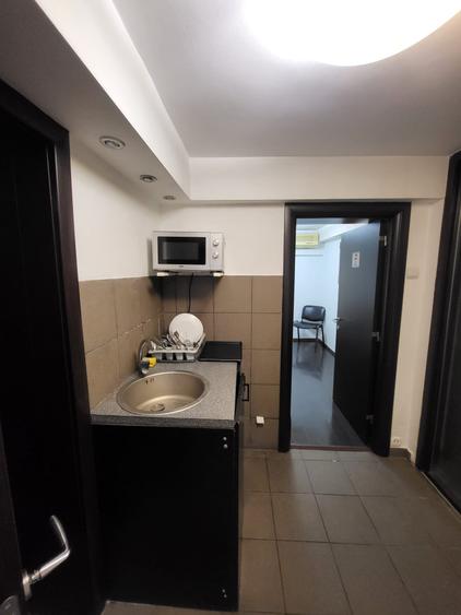 Apartament cu 3 camere semidecomandat în Rosetti