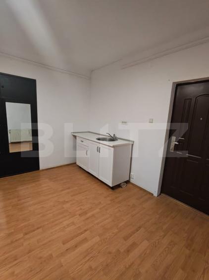 Spațiu comercial, de 65 mp, în Schei